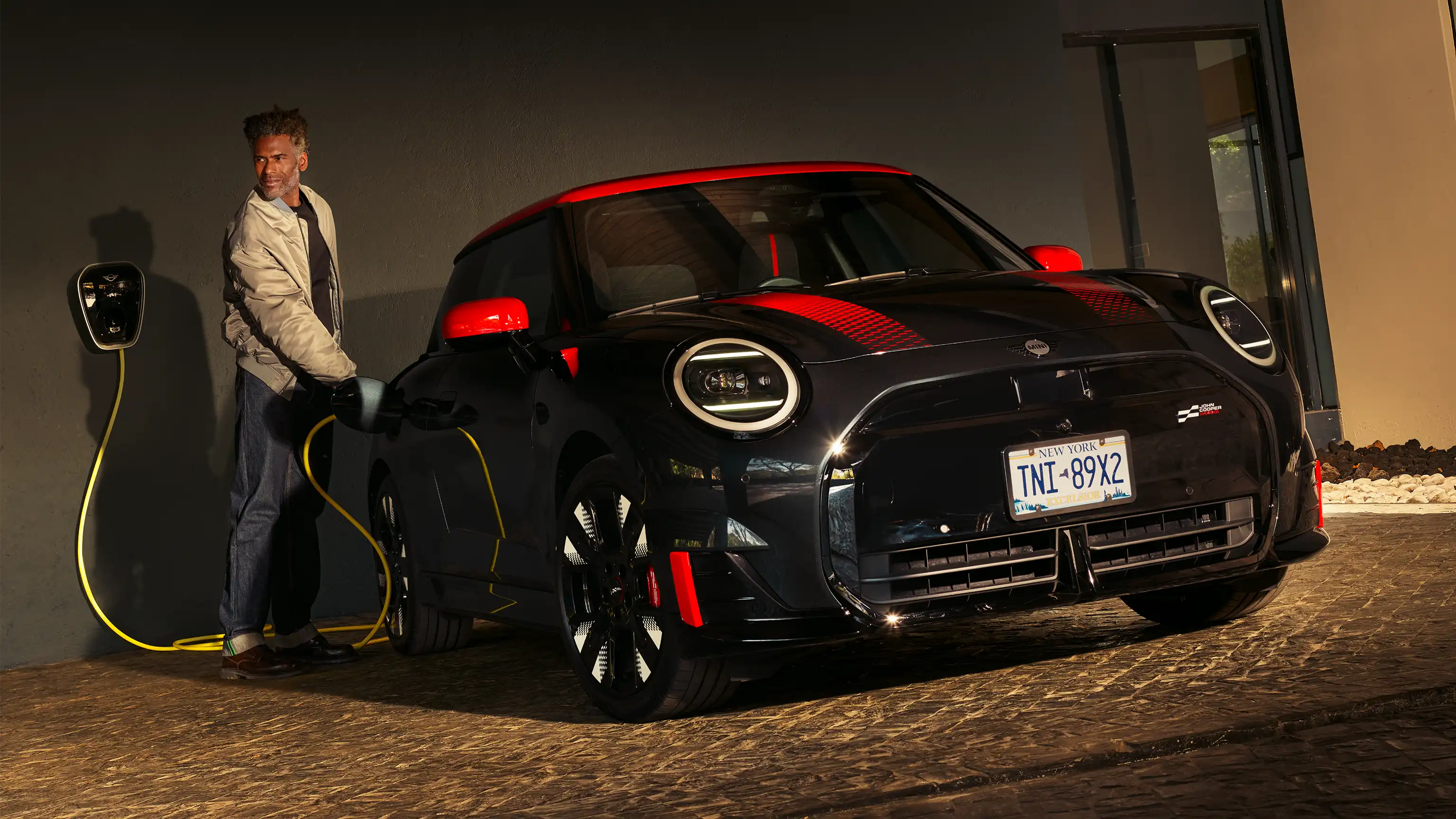 MINI John Cooper Works – MINI įkrovimas 