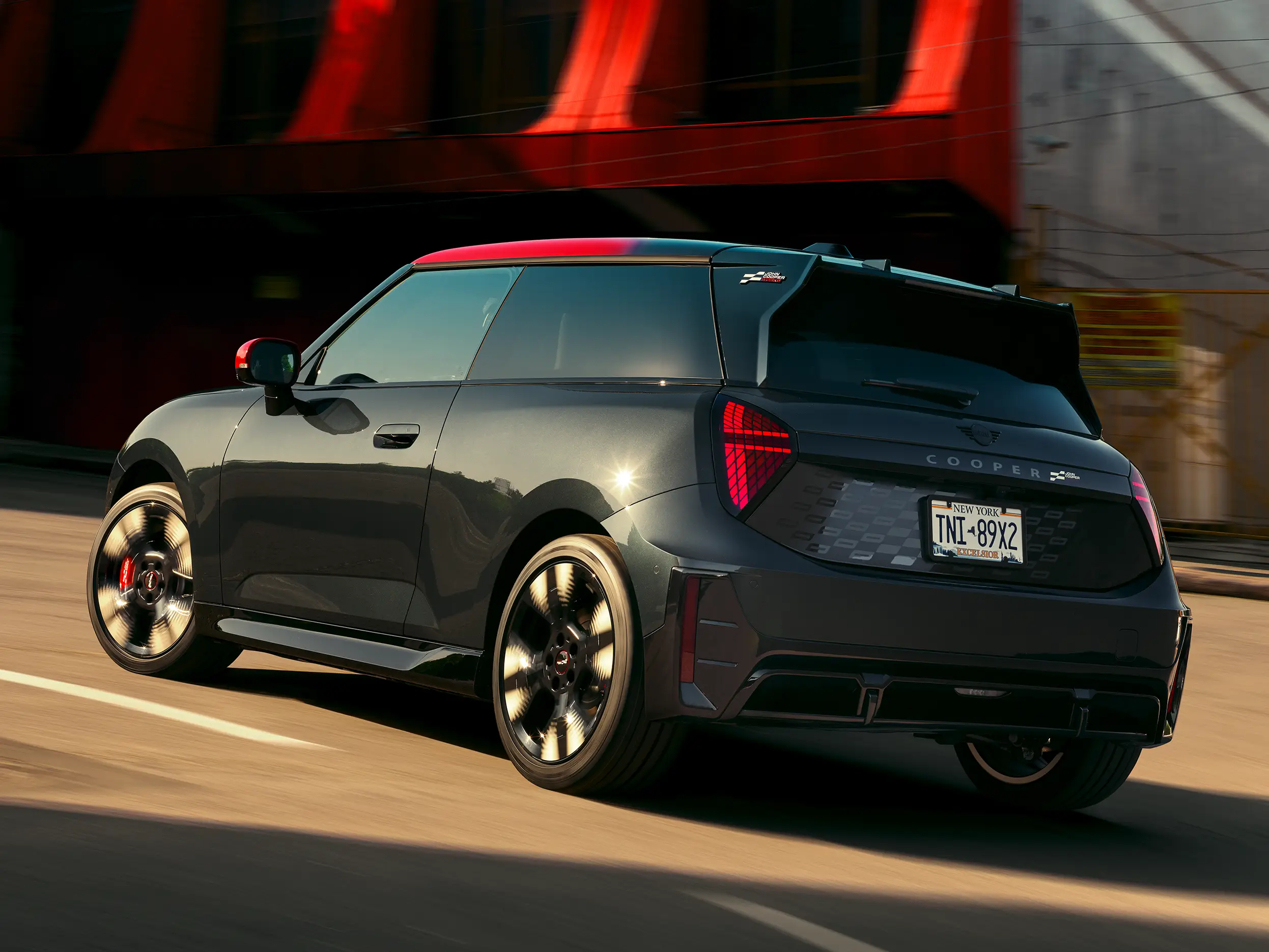 MINI John Cooper Works - J01 JCW vaizdas iš priekio