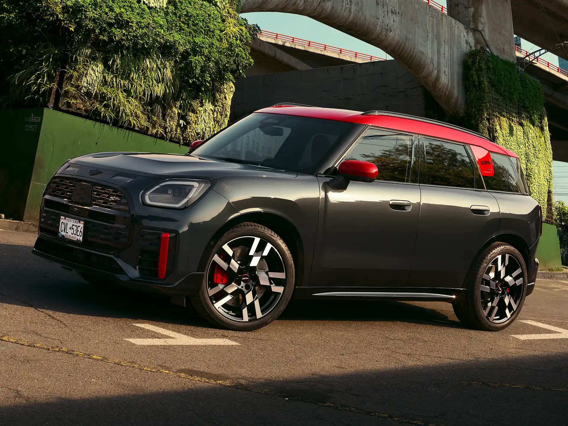 MINI John Cooper Works - U25 JCW vaizdas iš šono