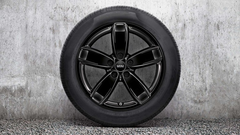 17 COLIŲ CHANNEL SPOKE – 531 STYLE  – JUODOS JET BLACK SPALVOS