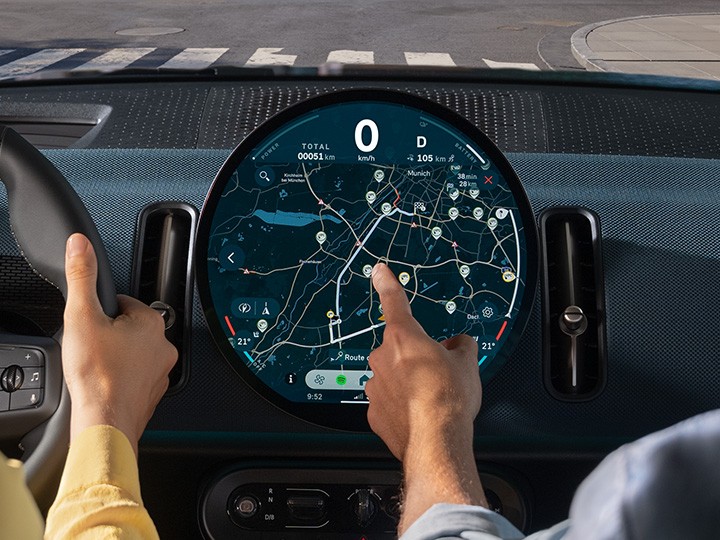 MINI elektrinis mobilumas - reklaminis anonsas - visiškai elektrinis Cooper