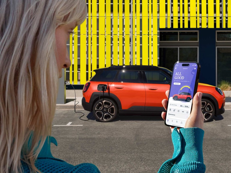 Visiškai elektrinis Aceman - įkrovimas - itin praktiška MINI programėlė
