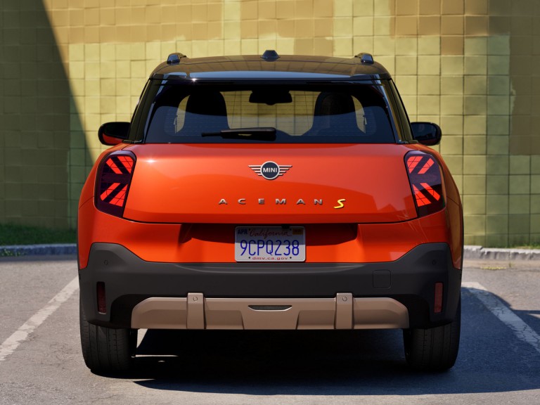 Visiškai elektrinis MINI Aceman – eksterjeras – stotas