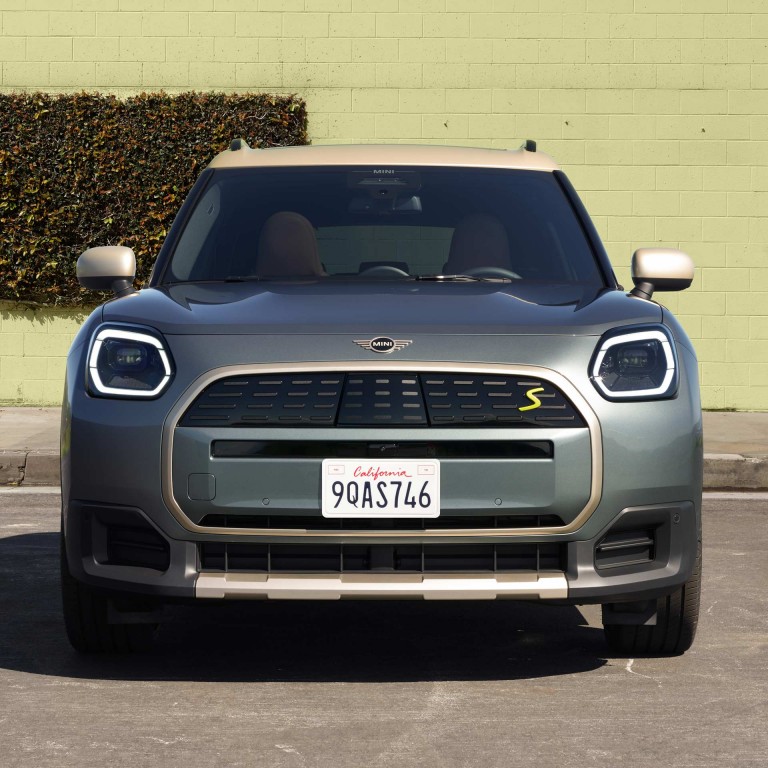 MINI visiškai elektrinis Countryman - mozaika - eksterjeras