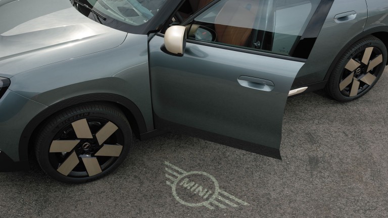 MINI visiškai elektrinis Countryman - skaitmeninė patirtis - Digital Key Plus skaitmeninis raktas