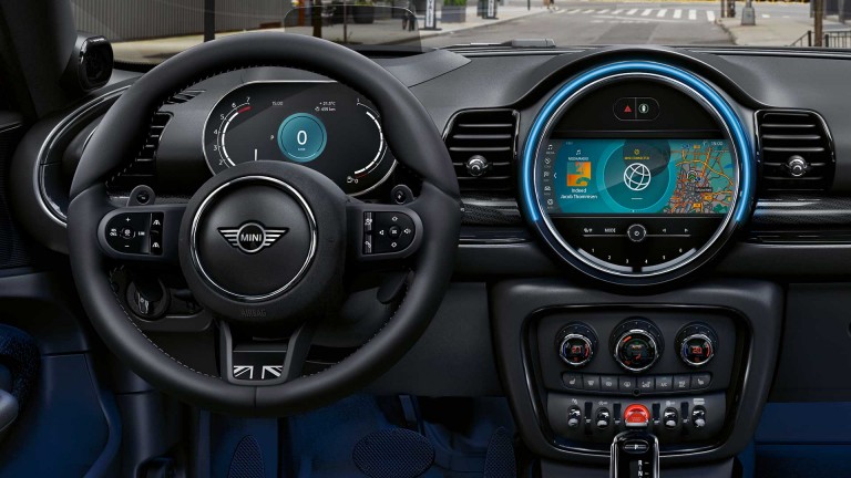 MINI Clubman – vairuotojo erdvė – komforto ir technologijų paketai