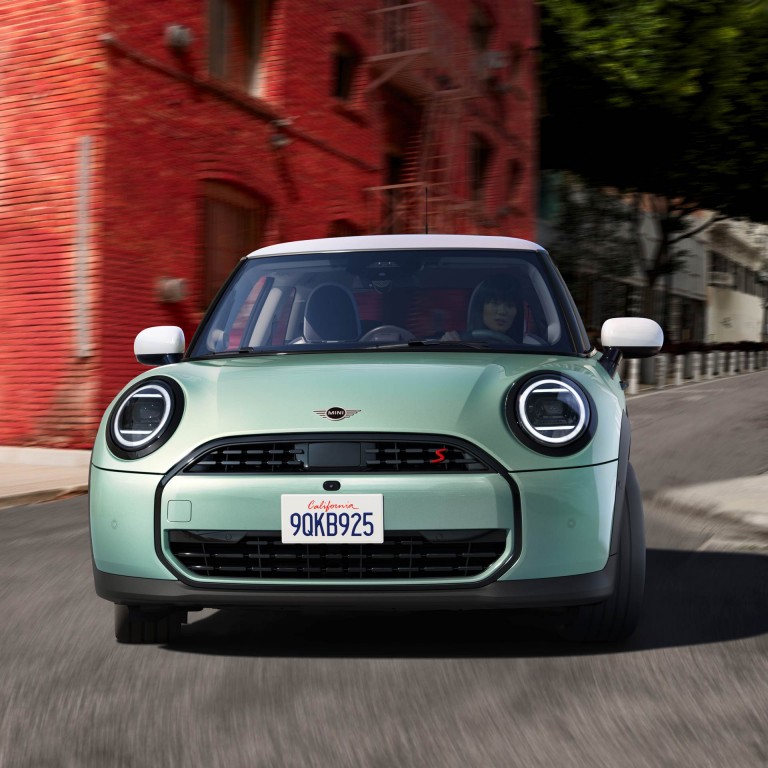 MINI Cooper triduris - mozaika - eksterjeras