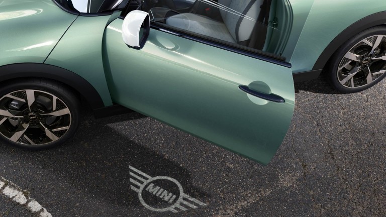 MINI Cooper triduris - skaitmeninė patirtis - skaitmeninis raktas