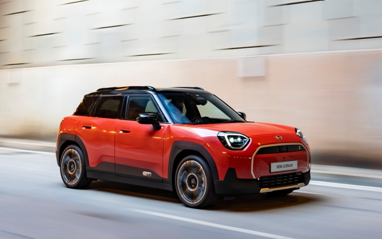 MINI Aceman SE nuo 45 200 Eur.